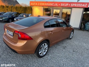 Volvo S60 II Sedan 2.0 D3 163KM 2010 Volvo S60 Volvo S60 D3 Geartronic R-Design 2.0 Diesel 163KM, zdjęcie 11