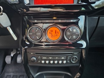 DS 3 Hatchback (Citroen) 1.2 VTi 82KM 2014 Citroen DS3 Pure Tech VTi 82 SoChic 1.2 Benzyna 82KM, zdjęcie 18
