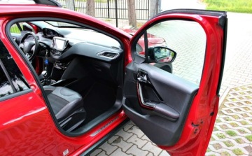 Peugeot 2008 I SUV Facelifting 1.2 PureTech 110KM 2019 Peugeot 2008 1.2 i Gt-line Navi Kamera 1 rok gwarancji 1.2 Benzyna, zdjęcie 16