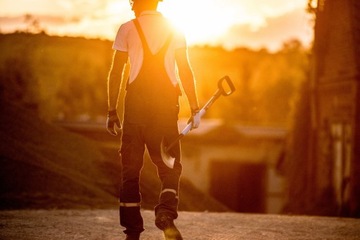 Острая стальная лопата CELLFAST, прочная для копания, черенок 120 см, польский продукт