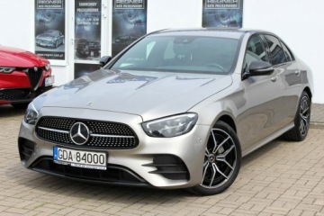 Mercedes Klasa E W213 Limuzyna Facelifting 2.0 220d 200KM 2023 Mercedes E 220 SalonPL FV23% 4-Matic AMG+Night, zdjęcie 2