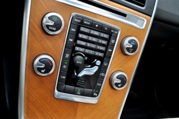 Volvo XC60 I SUV Facelifting 2.0 D4 DRIVE-E 190KM 2017 Volvo XC 60 2,0 190KM D4 Automat Navi Skóra, zdjęcie 15