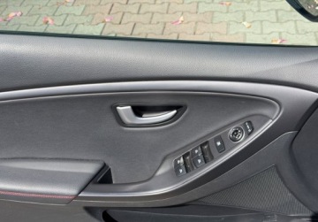 Hyundai i30 II Hatchback 5d Facelifting 1.6 GDI 186KM 2015 Hyundai i30 1,6Turbo 186KM Climatronic Kamera Led Navi Bezwypadkowy SERWIS, zdjęcie 31