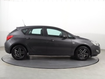 Opel Astra J Hatchback 5d 1.4 Twinport ECOTEC 100KM 2012 Opel Astra 1.4 16V, Klima, Tempomat, Parktronic, zdjęcie 5