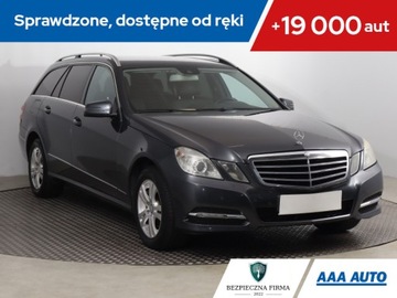 Mercedes Klasa E W212 Kombi 200 CGI BlueEFFICIENCY 184KM 2012