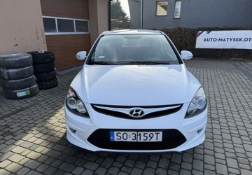 Hyundai i30 I Hatchback 1.4 109KM 2010 Hyundai i30 Rej.03.2011 1,4 109KM LPG Klimatronik 1.4 BenzynaLPG 109KM, zdjęcie 1