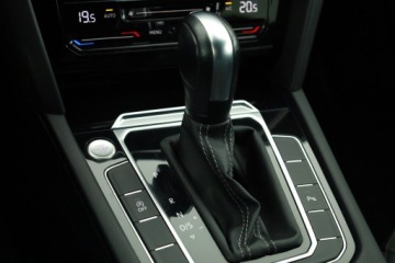 Volkswagen Arteon Fastback Facelifting 2.0 TSI 190KM 2021 VW Arteon 2.0 TSI, Salon Polska, Serwis ASO, zdjęcie 17