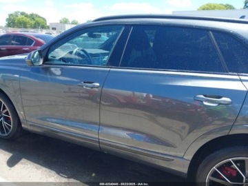 Audi Q8 2021 Audi Q8 Premium Plus 55 Tfsi Quattro Tiptronic 2021 3.0l 3.0 Benzyna 335KM, zdjęcie 2