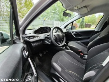 Peugeot 208 I Hatchback 3d 1.2 VTI 82KM 2014 Peugeot 208 Peugeot 208 1.2 Benzyna 82KM, zdjęcie 5