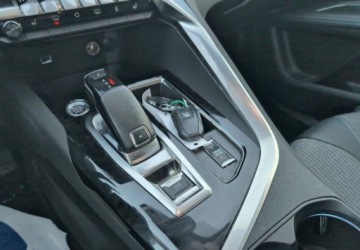 Peugeot 5008 II Crossover Facelifting 1.2 PureTech 130KM 2021 Peugeot 5008 1.2 PureTech Allure Pack SS EAT8 SalonPL Dobrze Doposazony FV, zdjęcie 11