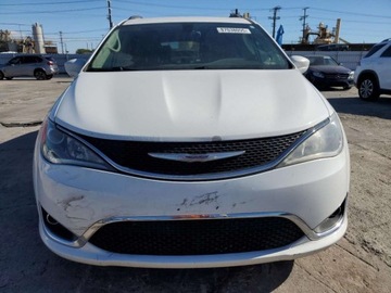 Chrysler Pacifica II 2017 Chrysler Pacifica Touring L 2017 3.6l 3.6 Benzyna 287KM, zdjęcie 5