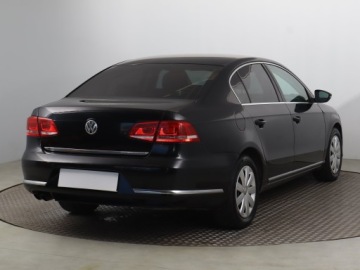 Volkswagen Passat B7 Limousine 2.0 TDI CR DPF BlueMotion 140KM 2011 VW Passat 2.0 TDI, Salon Polska, Navi, Klima, zdjęcie 4