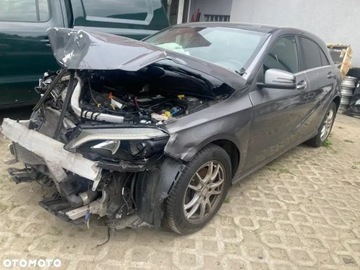 Mercedes Klasa A W176 Hatchback 5d Facelifting 180 122KM 2015 Mercedes-Benz Klasa A 1.6 Benzyna 122KM, zdjęcie 14