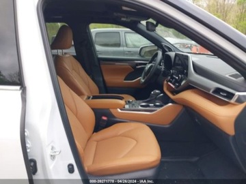 Toyota Highlander III 2024 Toyota Highlander 2024r., 4x4, 2.4L 2.4 Benzyna 265KM, zdjęcie 8