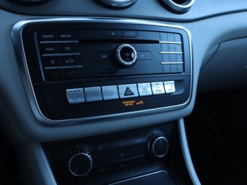 Mercedes CLA C117 Coupe 1.6 200 156KM 2016 Mercedes CLA 200, Automat, Skóra, Navi, Klima, zdjęcie 12