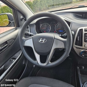 Hyundai i20 I Hatchback 5d Facelifting 1.2 DOHC 85KM 2012 Hyundai i20 Hyundai i20 1.2 Trend 1.2 Benzyna 86KM, zdjęcie 31