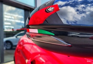 Alfa Romeo Giulia II Sedan Facelifting 2023 2.0 GME Turbo 280KM 2025 Alfa Romeo Giulia Alfa Romeo Giulia Intensa 2.0 Benzyna 280KM, zdjęcie 4