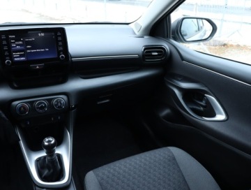 Toyota Yaris IV Hatchback 1.5 Dynamic Force 125KM 2023 Toyota Yaris 1.5 VVT-i, Salon Polska, zdjęcie 7