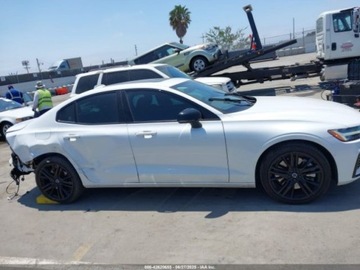 Volvo S60 III 2024 Volvo S60 Recharge Plug-In Hybrid T8 Plus Black Edition 2024 2.0l 2.0 312KM, zdjęcie 6