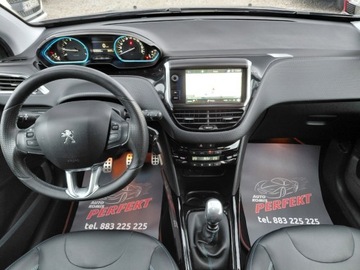 Peugeot 2008 I SUV Facelifting 1.2 PureTech 110KM 2019 Peugeot 2008 Kamera Panorama Alu PDC Sensor 1.2 Benzyna 110KM, zdjęcie 18