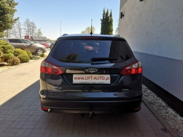 Ford Focus III Kombi 1.0 EcoBoost 125KM 2013 Ford Focus 1.0 12V 125KM Klimatronik Halogeny, zdjęcie 6