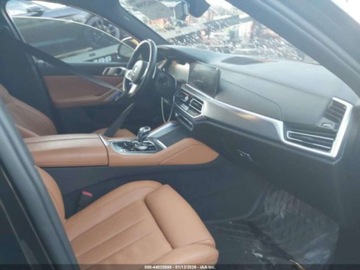 BMW X6 G06 2021 BMW X6 M50i 2021 4.4 Benzyna 523KM, zdjęcie 9