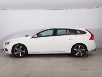 Volvo V60 I Kombi Facelifting 1.6 T3 150KM 2014 Volvo V60 T3 1.6, Salon Polska, Skóra, Navi, zdjęcie 2