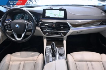 BMW Seria 5 G30-G31 Limuzyna 520d 190KM 2018 BMW Seria 5 520d xDriveFV23Adaptacyjne Reflektory LEDSterowanie Gestami BMW, zdjęcie 12