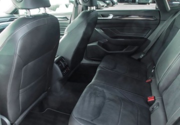 Volkswagen Arteon Fastback Facelifting 2.0 TDI 200KM 2023 Volkswagen Arteon 2.0 TDI 200KM R-LINE DSG Kamera 360 App Connect 2.0 200KM, zdjęcie 14