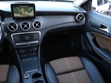 Mercedes GLA I Off-roader 2.0 220 184KM 2017 Mercedes GLA GLA 220 4MATIC, Salon Polska, zdjęcie 7