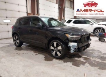 Volvo XC40 Crossover 2.0 T5 247KM 2020 Volvo XC 40 T5 Momentum 2020 2.0 Benzyna 248KM