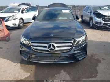 Mercedes Klasa E W213 2019 Mercedes-Benz Klasa E 300, 2019r., 2.0L 2.0 Benzyna 241KM, zdjęcie 4