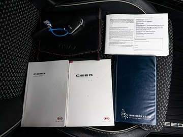Kia Ceed III Kombi 1.6 CRDi 136KM 2021 KIA Cee&#039;d 1.6 CRDi SCR L Combi 136KM 2021, zdjęcie 29