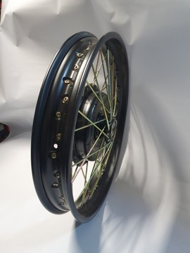 M-72 Circle Half-Edle Hub Rafka Black, спицы желтых оцинкованных спиц