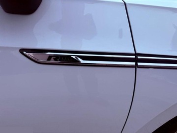 Volkswagen Arteon Fastback 2.0 TSI 190KM 2018 Volkswagen Arteon 2.0 TSI R-Line DSG 190KM 2018r, zdjęcie 18