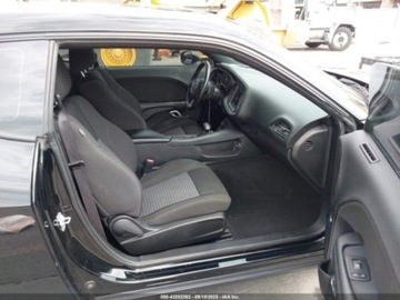 Dodge Challenger III 2023 Dodge Challenger DODGE CHALLENGER SXT 3.6 Benzyna 303KM, zdjęcie 9