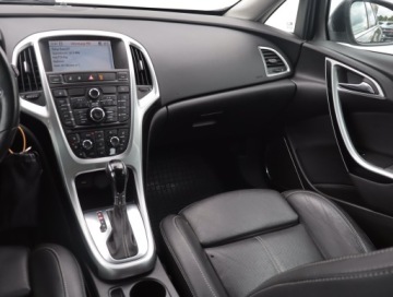 Opel Astra J Sports Tourer 1.6 Turbo ECOTEC 180KM 2011 Opel Astra 1.6 T, GAZ, Automat, Skóra, Navi, zdjęcie 7