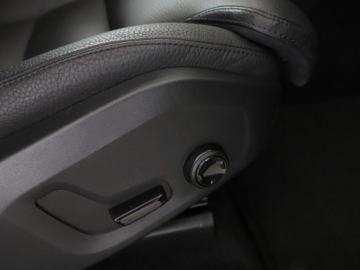 Volvo XC60 II 2022 Volvo XC 60 Kamera, Navi, Podg.fotele, Tempomat,, zdjęcie 38