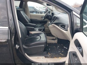 Chrysler Pacifica II 2022 Chrysler Pacifica Touring L FWD 3.6 Benzyna 287KM, zdjęcie 8