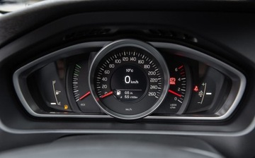 Volvo V40 II Cross Country D2 115KM 2013 Volvo V40 1.6 D2 115KM Alu Pdc Hak Full Serwis Gwarancjia 1.6 Diesel, zdjęcie 17