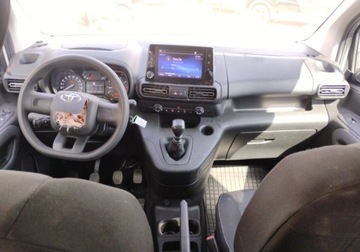 Toyota 2021 Toyota Proace City Verso XI 2021r, 1.5 Diesel. Uszkodzony przod i lekko ty, zdjęcie 5