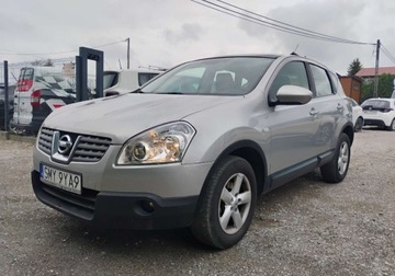 Nissan Qashqai I Crossover 1.6 115KM 2007 Nissan Qashqai 2007r, 1.6 Benzyna. Lekko uszkodzony prawy tyl. Jezdzi.