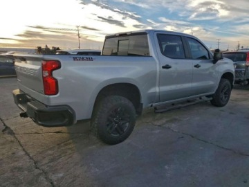 Chevrolet Silverado II 2021 Chevrolet Silverado 2021 CHEVROLET SILVERADO K1500 LT TRAIL BOSS 5.3 355KM, zdjęcie 2