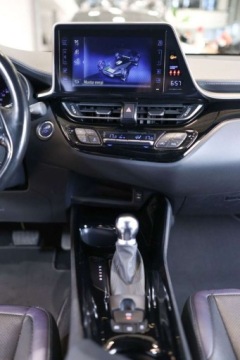 Toyota C-HR I Crossover 1.8 Hybrid 122KM 2019 Toyota C-HR 1.8 Hybrid Selection 1.8 Hybryda 122KM, zdjęcie 18
