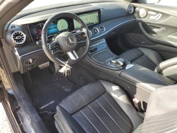 Mercedes Klasa E W213 2022 Mercedes-Benz Klasa E 450 2022 3.0l 3.0 Benzyna 362KM, zdjęcie 8