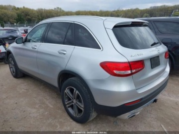 Mercedes GLC C253 2017 Mercedes-Benz GLC 300 4matic, 2017r., 4x4, 2.0L 2.0 Benzyna 241KM, zdjęcie 2