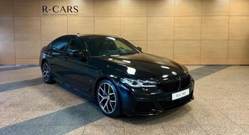 BMW Seria 5 G30-G31 M5 Limuzyna Facelifting 4.4 M550i 530KM 2022 BMW Seria 5 Salon Polska ASO R CARS Warszawa 4.4 Benzyna 530KM
