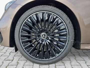 Mercedes Klasa E W214 Sedan 2.0 220d 197KM 2025 Mercedes-Benz Klasa E E 220d 4MATIC AMG Superscreen Burmester 4D Kamer, zdjęcie 8