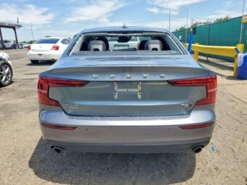 Volvo S60 III 2020 Volvo S60 T6 Momentum 2020 2.0 Benzyna 316KM, zdjęcie 2