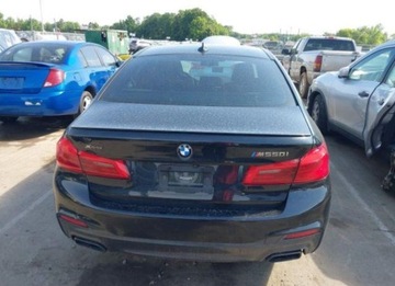BMW Seria 5 G30-G31 2019 BMW Seria 5 2019, 4.4L, 4x4, M550I, od ubezpieczalni, zdjęcie 1